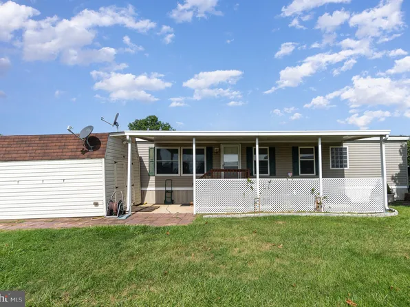 114 Honey Locust Cir, Dover, PA 17315