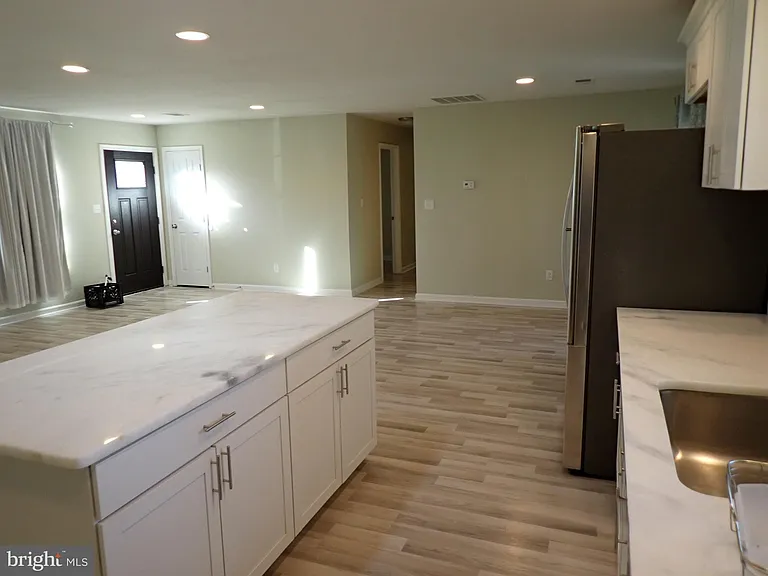 22064 Spring Valley Dr — Photo 7