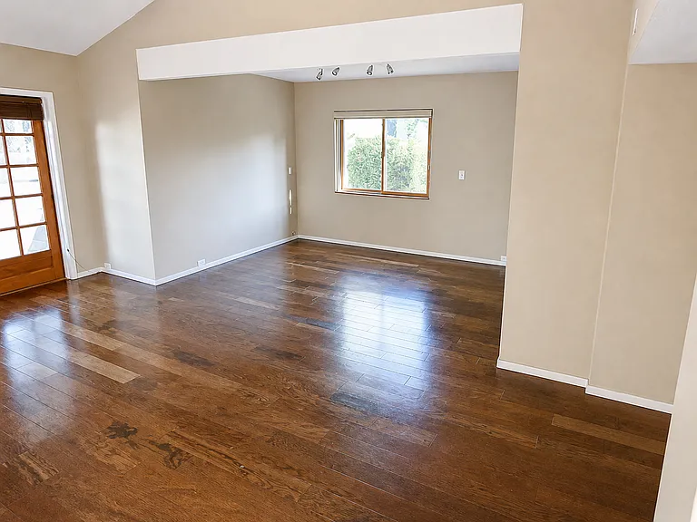 7706 N Dreamy Draw Dr — Photo 3