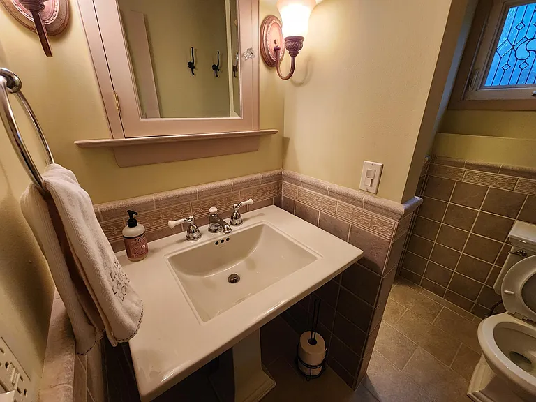Village Green Dr — Photo 28