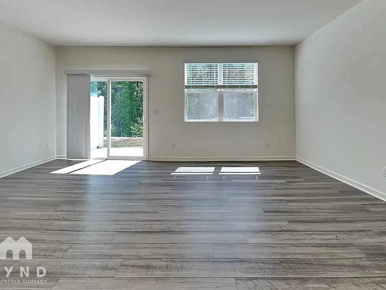 3017 Fulong Dr — Photo 6