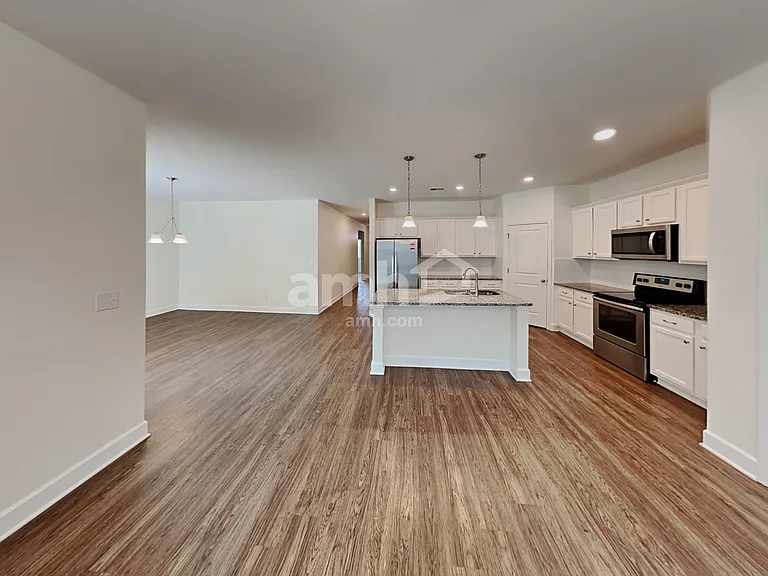 4308 Longfellow Dr — Photo 9