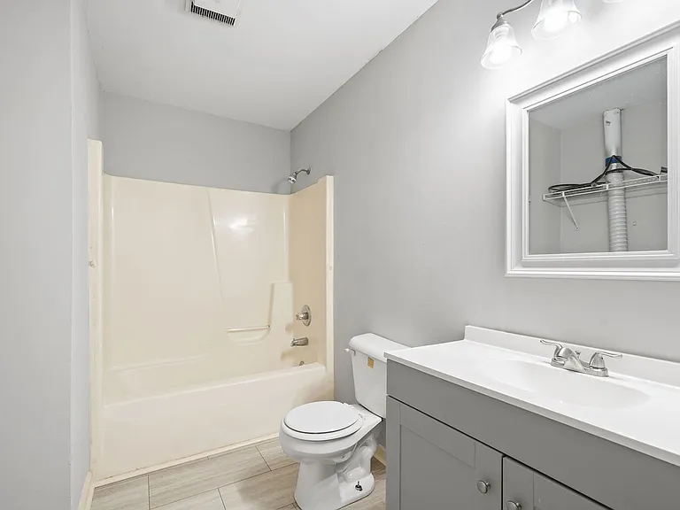 Park Ln - 221 — Photo 11