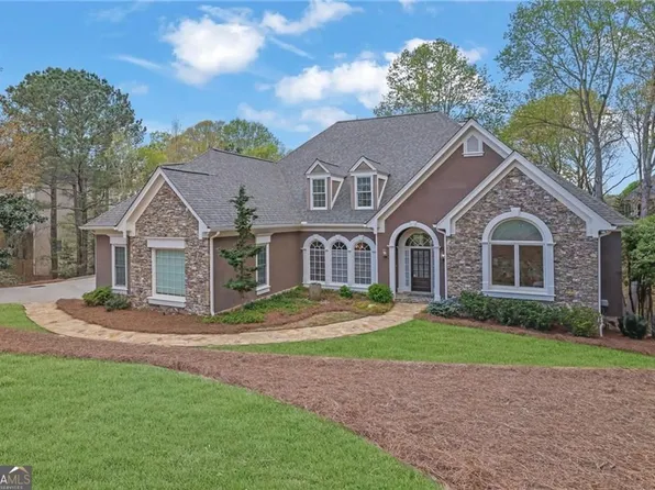 8385 Sentinae Chase Dr, Roswell, GA 30076