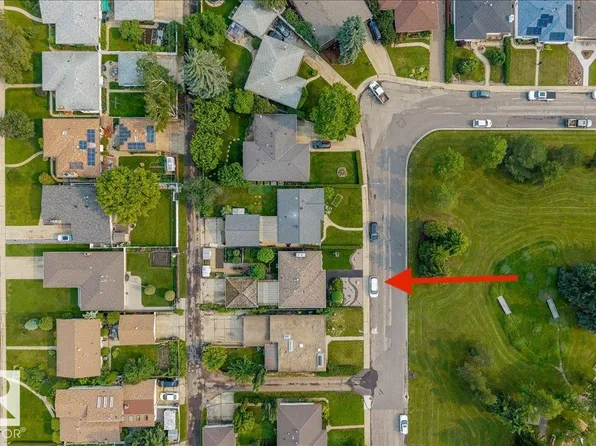 8736 72nd St NW, Edmonton, AB T6B 1Y5