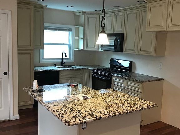 3rd image of 437 Colon Ave #1