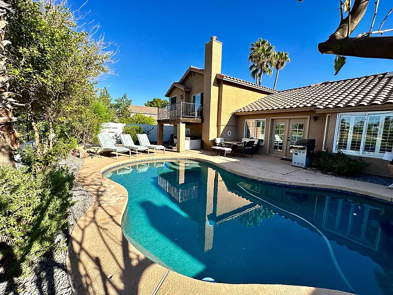 1020 E Hearne Way — Photo 12