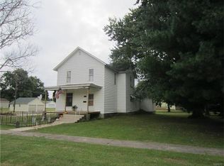 803 School St, Carrollton, IL 62016