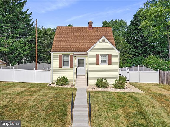 2nd image of 1321 Fairchild Ave