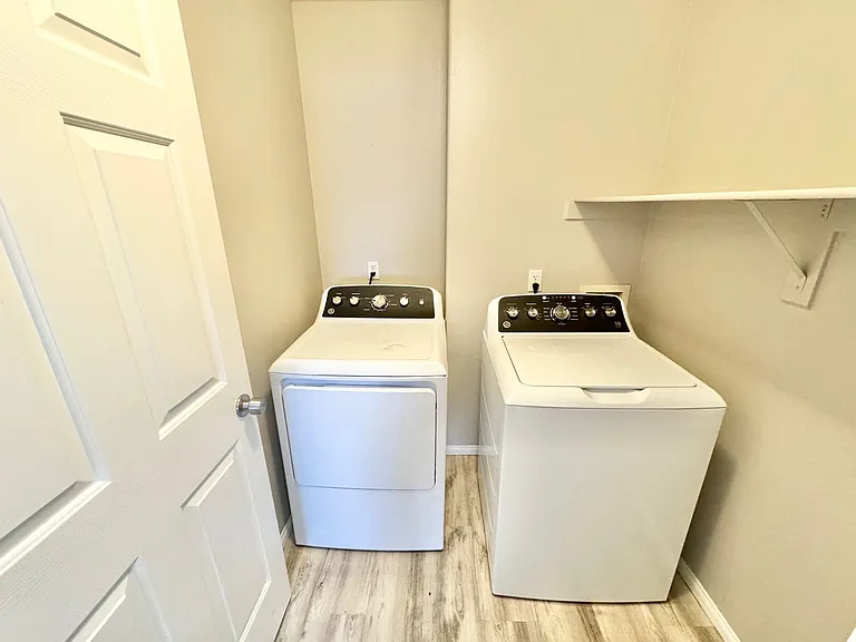 1092 Whispering Birch Ave — Photo 32