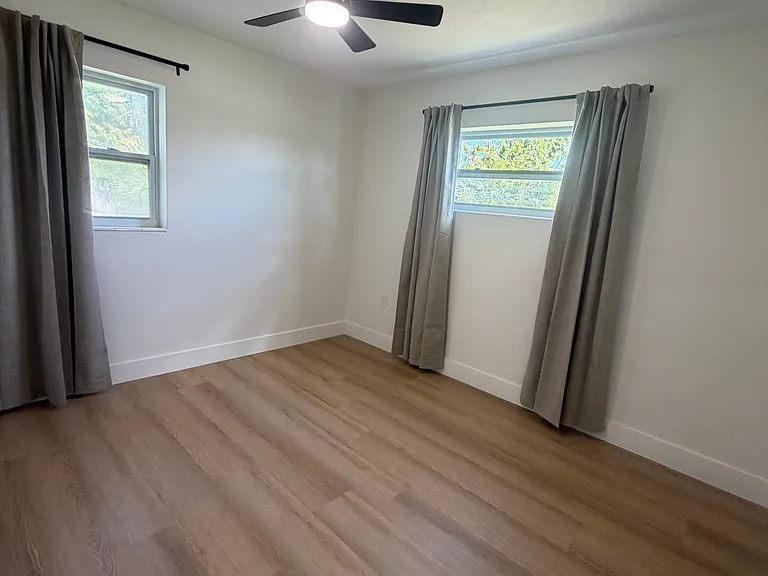 1235 Wilson St — Photo 14