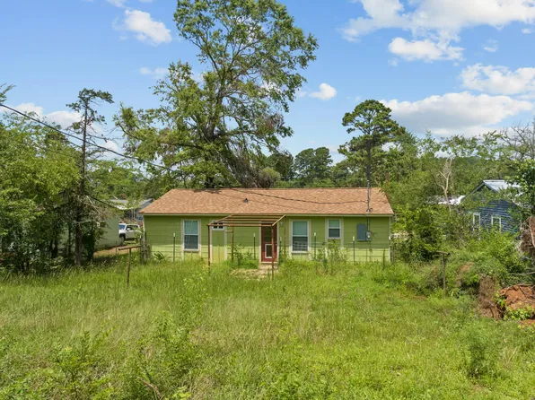 646 N Northaven Dr, Lone Star, TX 75668