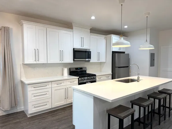 1659 E 61st St, Los Angeles, CA 90001
