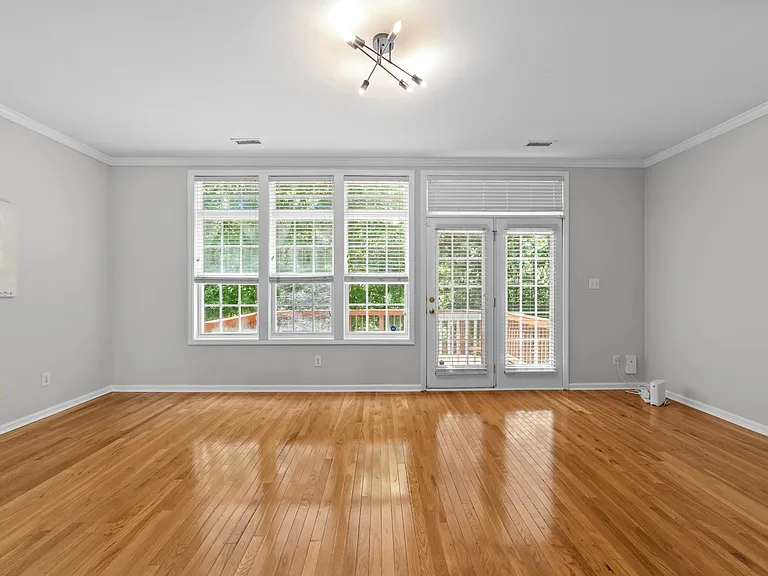 6809 Middleboro Dr — Photo 5