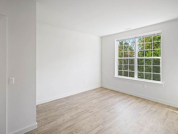 4th image of 411 North Ave W APT 209