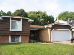 4603 Fox Hill Dr, Sterling Heights, MI