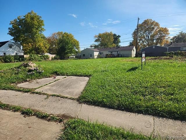 15 Mile Rd, photo 15