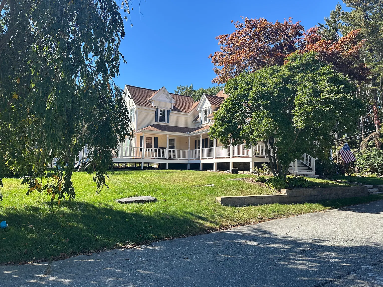 4 bed, 2.5 bath, 2196 sqft, $4,500 — Photo 2
