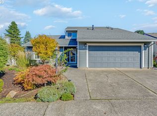 10335 SW Century Oak Dr, Portland, OR 97224