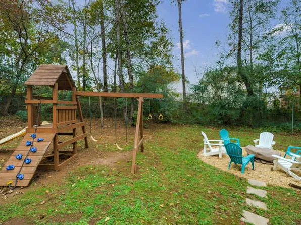 942 Cadencia Way SW, Lilburn, GA 30047