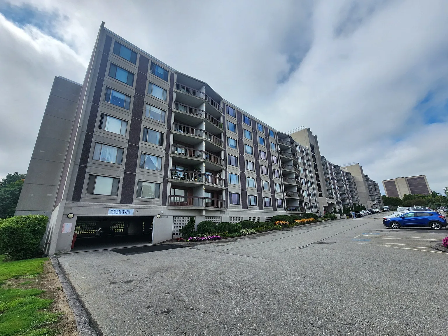 3 bed, 2.0 bath, 1445 sqft, $3,200 — Photo 1