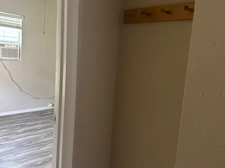 115 W Kansas Ave #20 — Photo 3