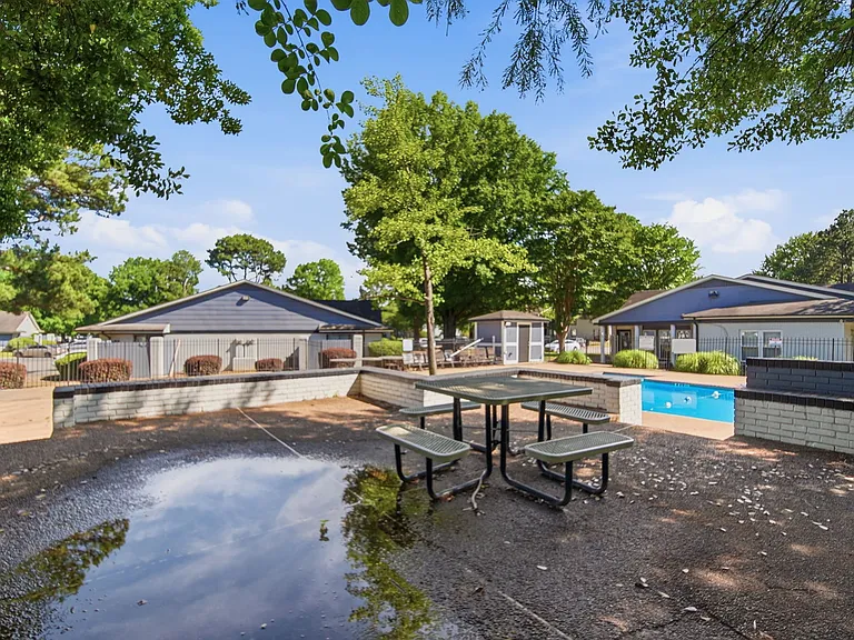 The Enclave — Photo 9