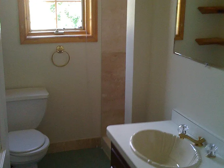 209 Grayling Ave — Photo 10