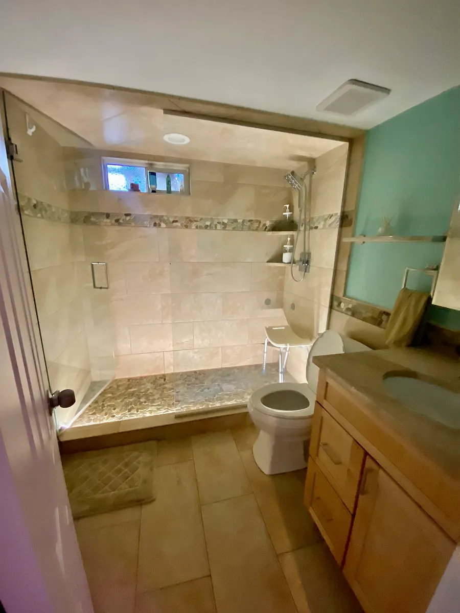 Bathroom - 2364 Newark St