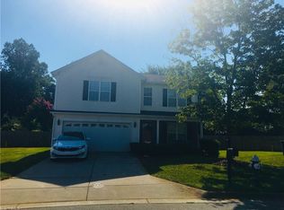 4 White Oak Ct, Greensboro, NC 27405