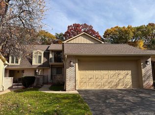 1447 Ravineview Ct #C-12, Bloomfield Hills, MI