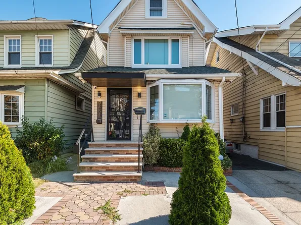 9431 95th St, Ozone Park, NY 11416