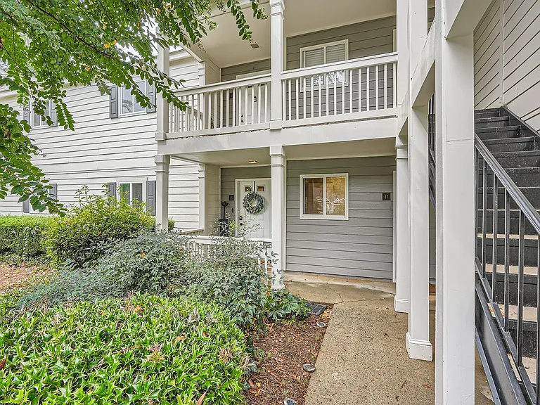 15 Little Silver Ct SE #15 — Photo 1