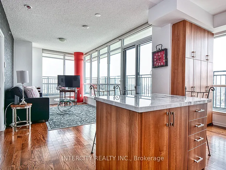 800 Lawrence Ave W #2014 — Photo 6