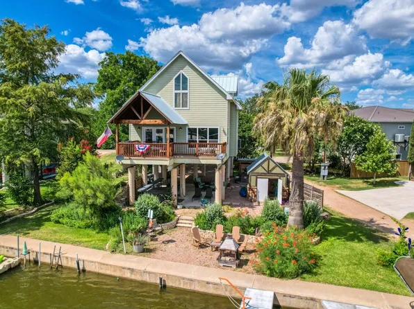 1605 Glen Cove Drive, Kingsland, TX 78639