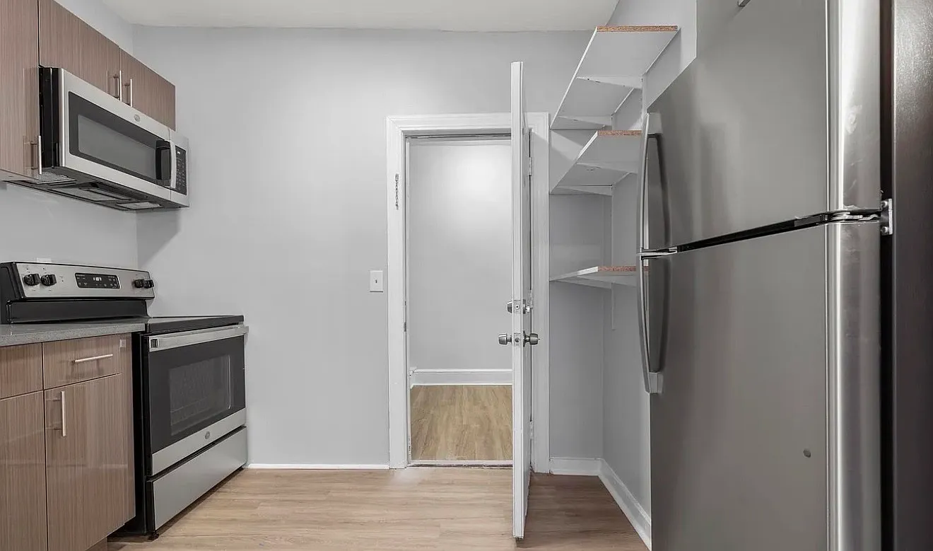 2 bed, $2,100 — Photo 1