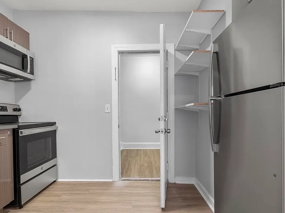 25 Whittier St #8
