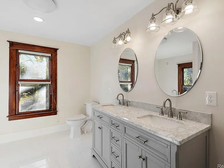 438 N Bailey St — Photo 30