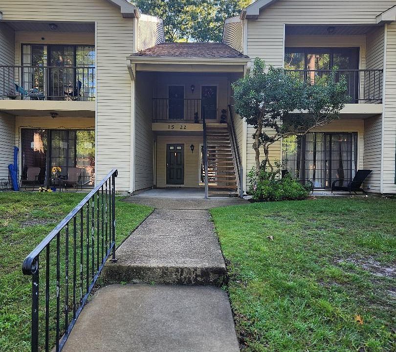 1st image of 20 Cheshire Dr #20