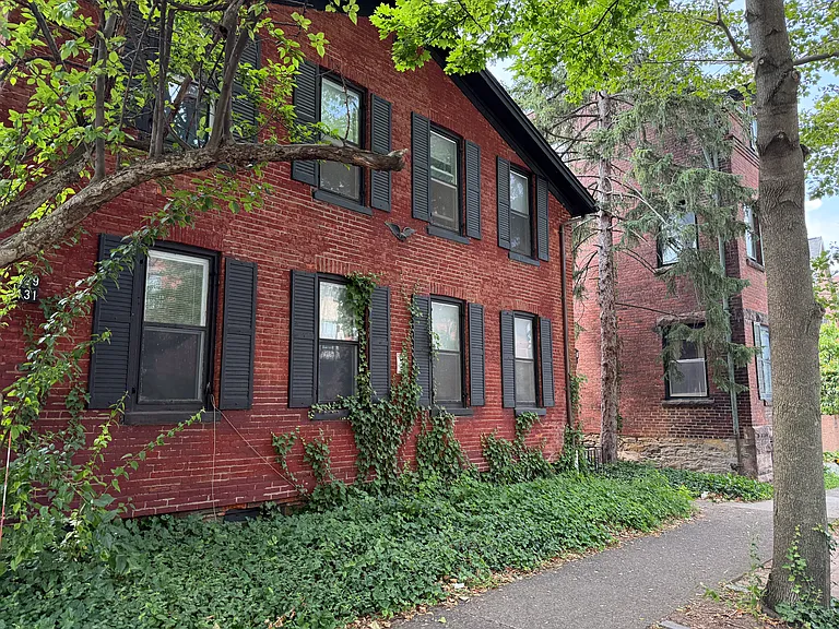 129 Gibbs St — Photo 3