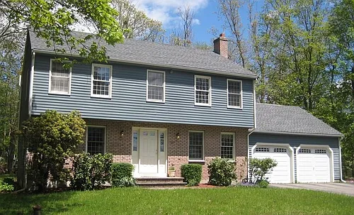 363 Oak St Photo 1