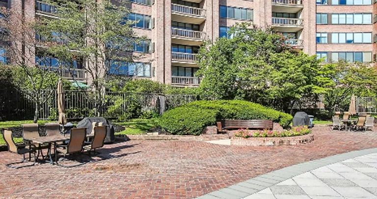 Crystal Dr — Photo 20