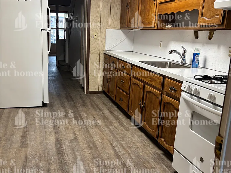 1215 W Pine St — Photo 2