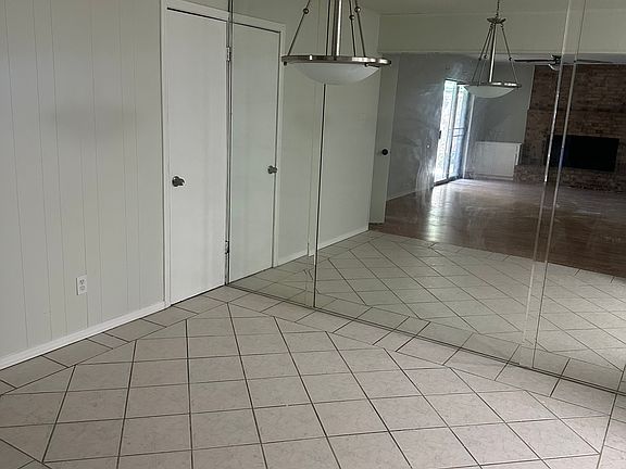 3rd image of 3753 High Vista Dr