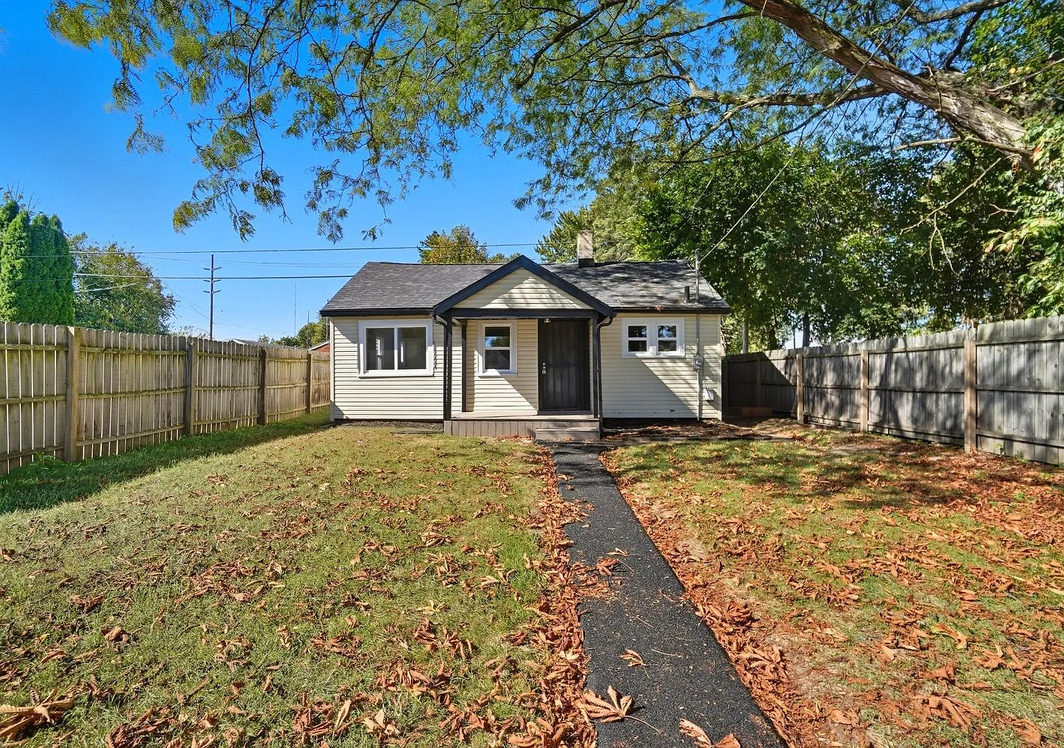 1 bed, 1.0 bath, 600 sqft, $850 — Photo 2