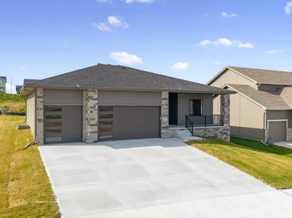 11010 N 161st St, Bennington, NE 68007