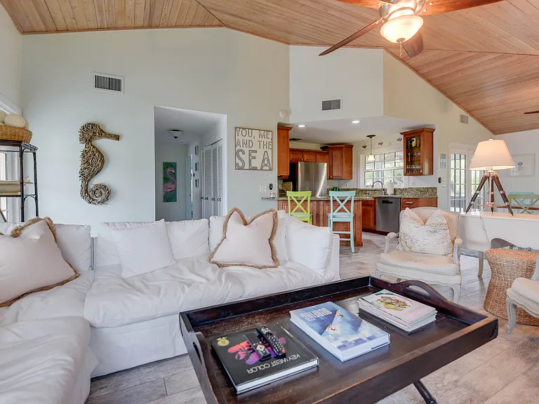 320 W Indies Dr — Photo 19