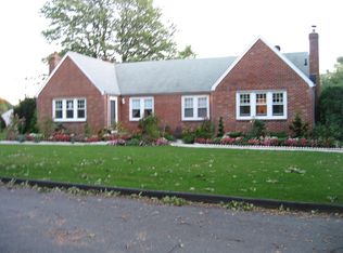 648 Scituate Ave, Cranston, RI 02921