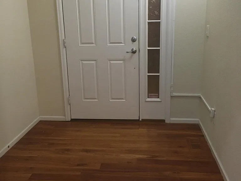 Foyer/ Entrance