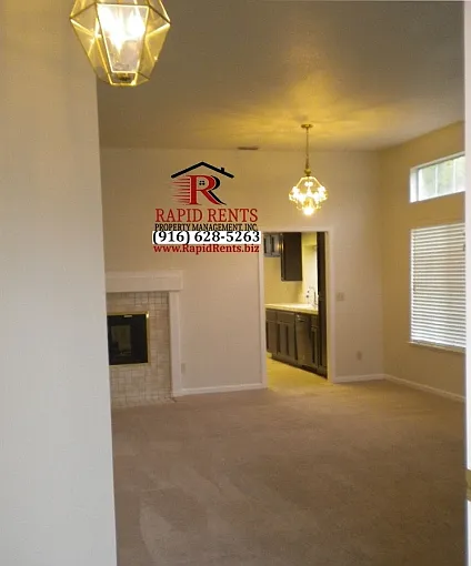 100 Faithorne Ln — Photo 2